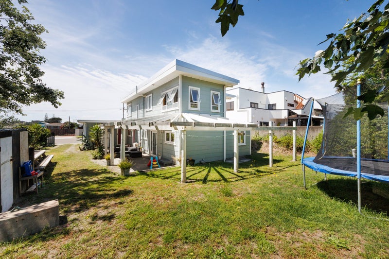 Beachfront Convenience & Double Glazed64758182582147112