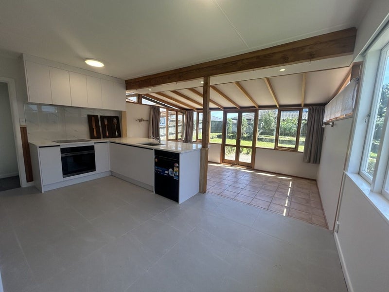 Blockhouse Bay, 3 bedrooms64680303686274110