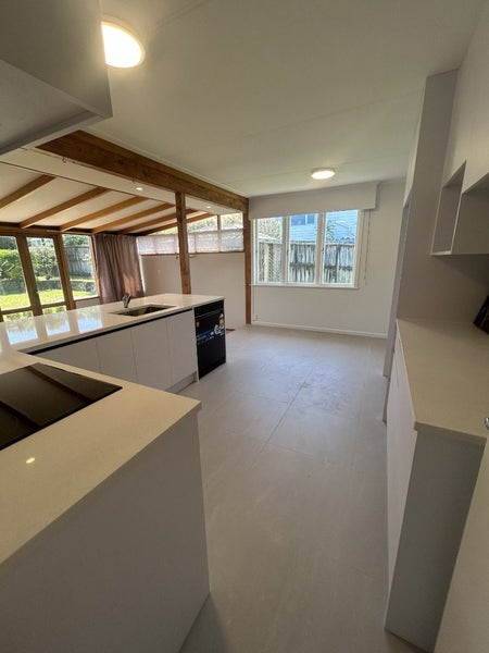 Blockhouse Bay, 3 bedrooms64680303686274111