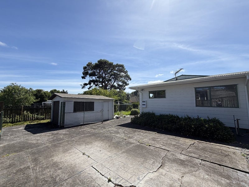 Te Atatu Peninsula, 3 bedrooms64680303802625110