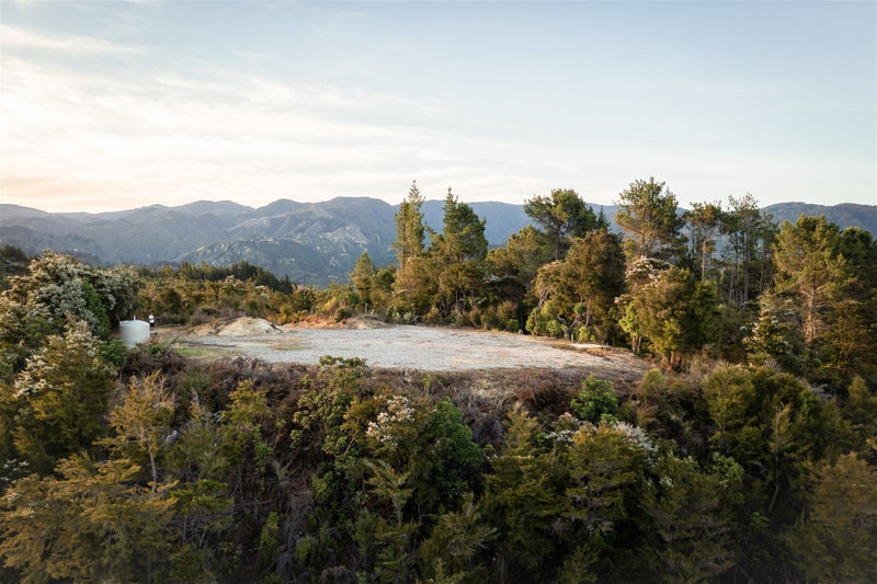 A Slice of Coastal Tranquillity64680403807745112