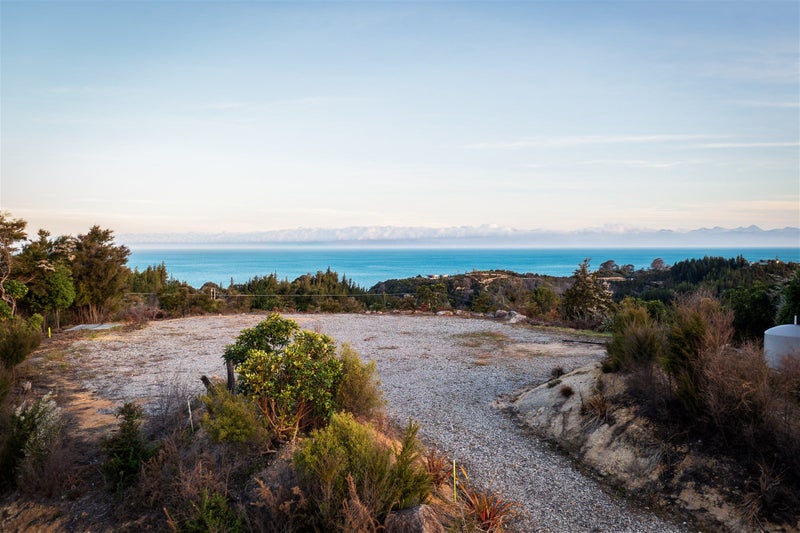 A Slice of Coastal Tranquillity64680403807745113