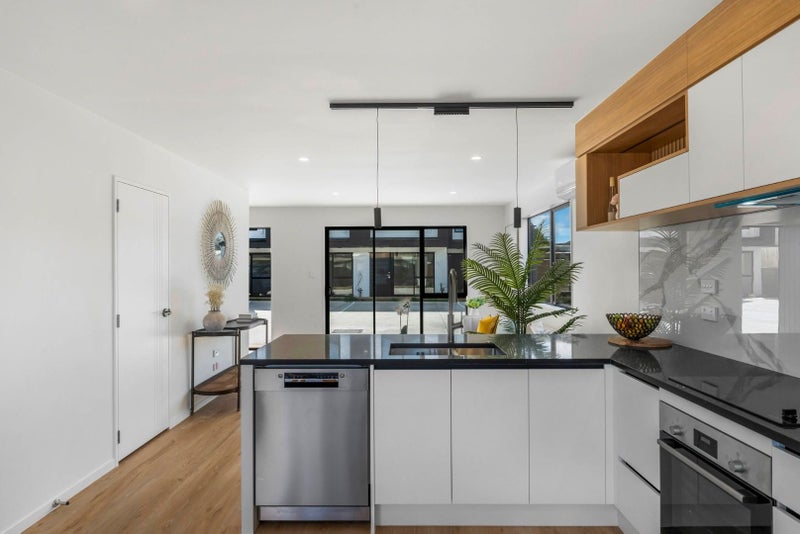 Pakuranga Heights, 2 bedrooms64680403862146112