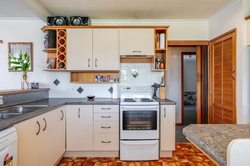 COMFORT MEETS CONVENIENCE!64680403896963112