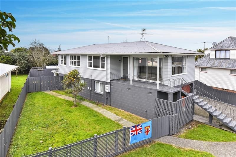 Manurewa, 3 bedrooms64680503303811111