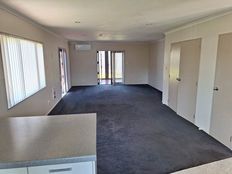 Glen Eden, 5 bedrooms64680503411457111