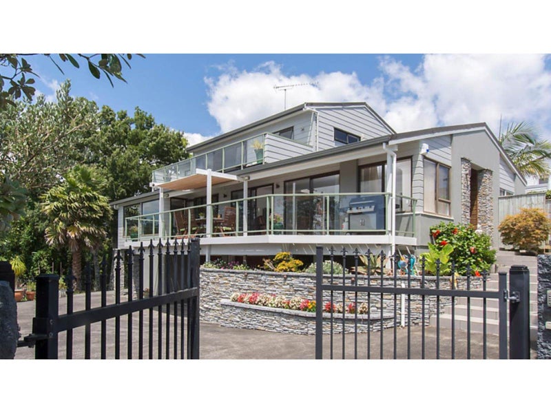 Unmissable Oceanview Opportunity – Must Sell 2...64680590784129110