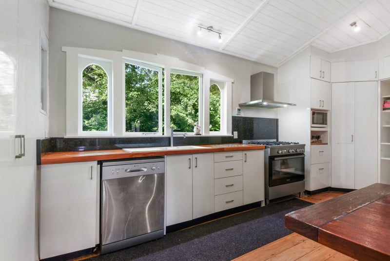 Owners relocating – don’t delay64680590870785112