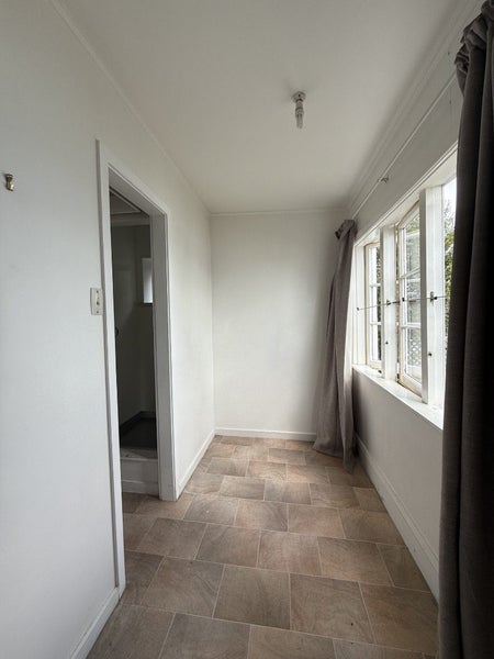 Stepneyville, 1 bedroom64680891222529114