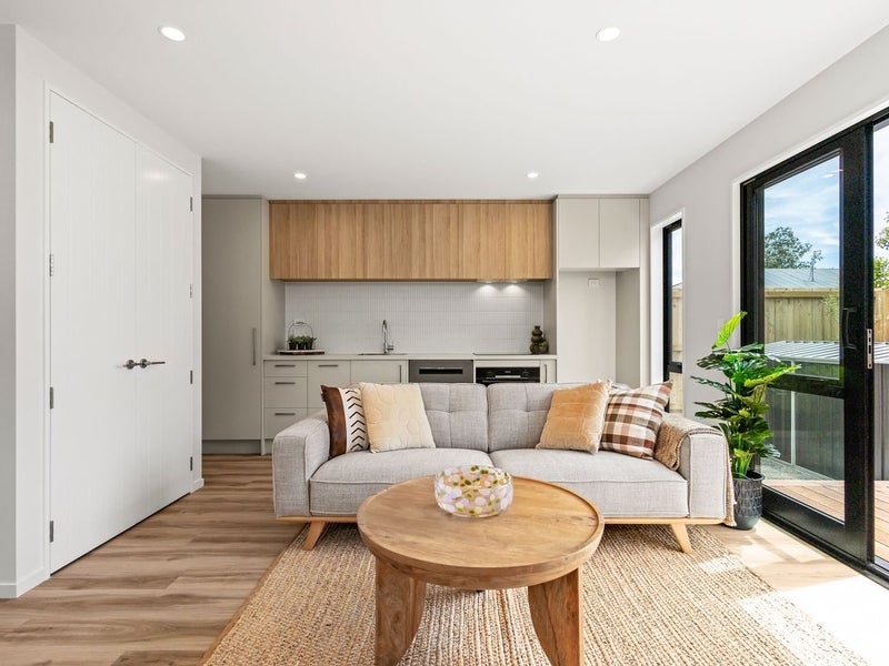 Fresh, Contemporary & Move-In Ready64680891446914112