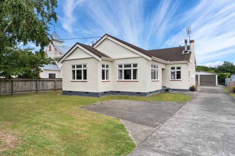 1950s Charm with a Modern Heart64681004388994110