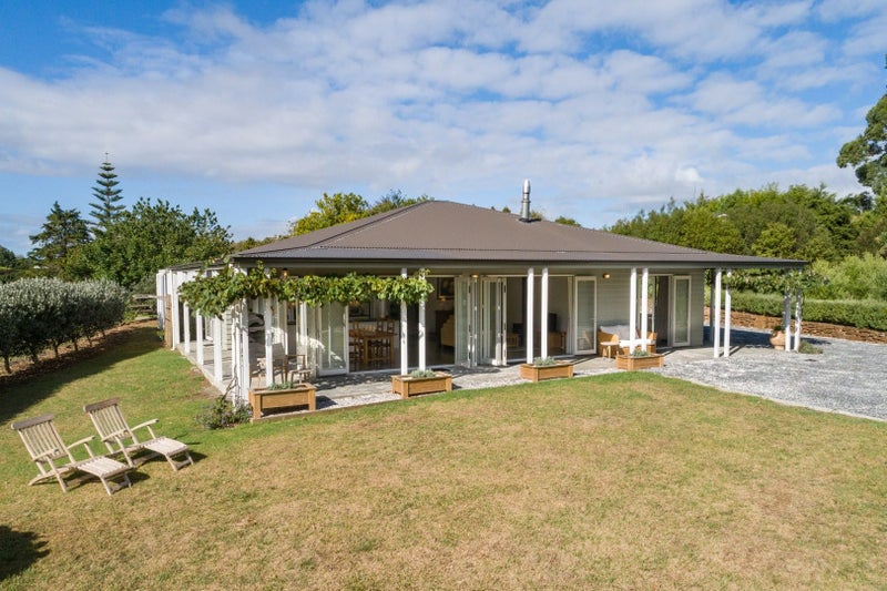 Kerikeri, 2 bedrooms64681192937474110