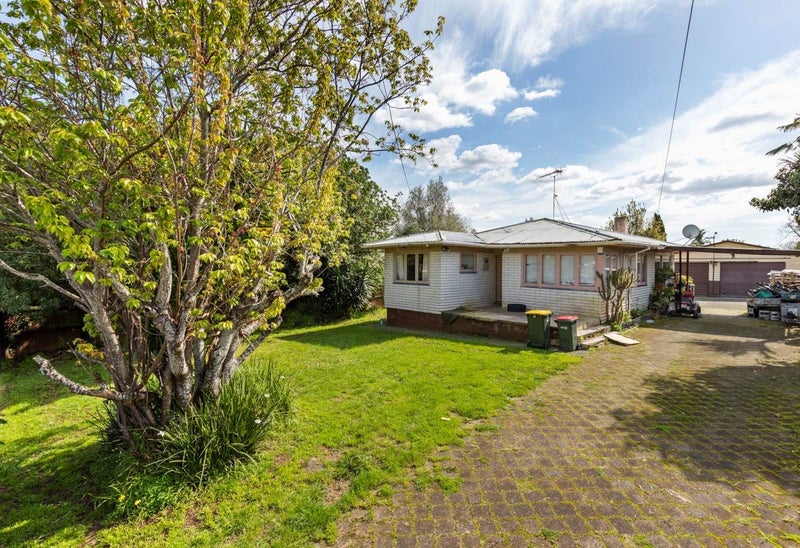 Manurewa, 3 bedrooms64681292375426110