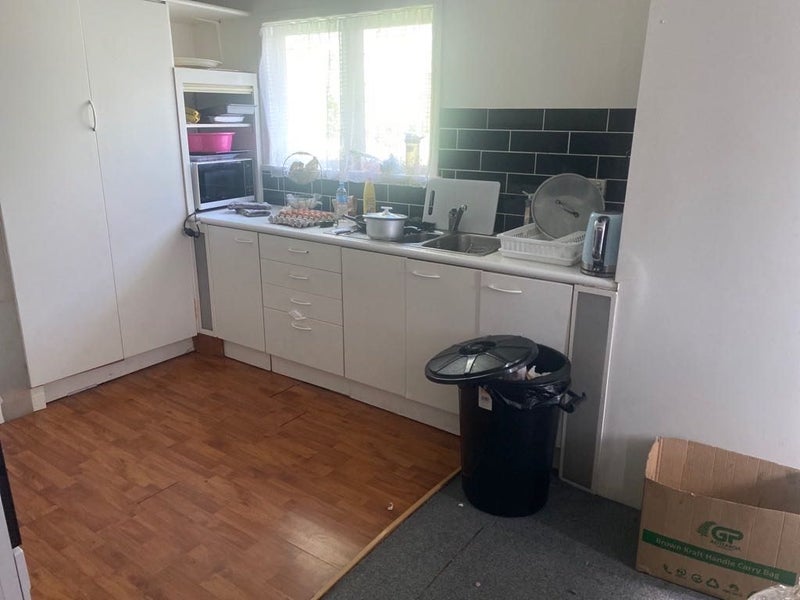 Manurewa, 3 bedrooms64681292375426112