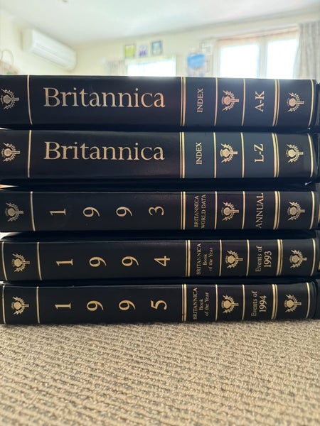Britannica Encyclopaedia Set Carousel 7
