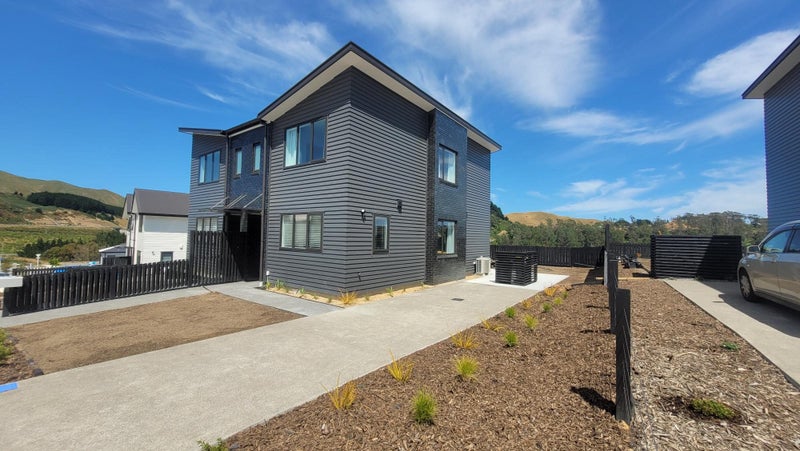 Whitby, 3 bedrooms64681583454083111