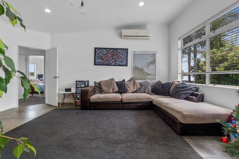 Beach Living - Surf, Stay, and Reap the Rewards!64681696292225114