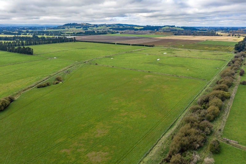 Bare Land on Bennetts64681886205443112