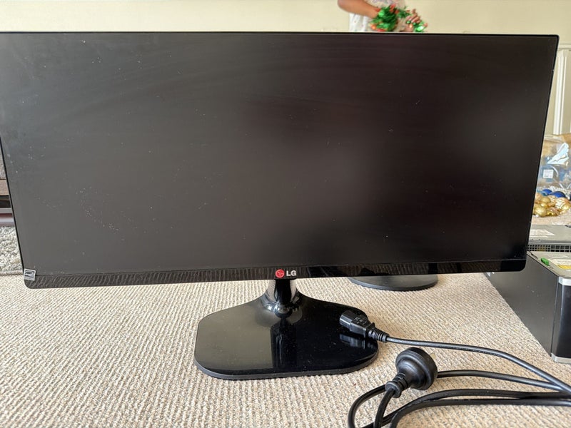 Monitors and CPU & Keyboard Carousel 2