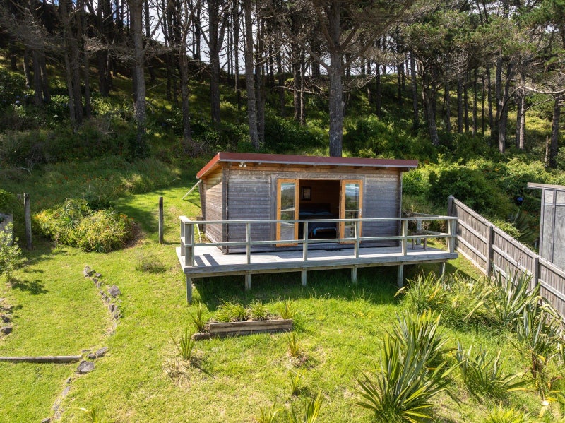 On the beach at Raglan!64682787948803112