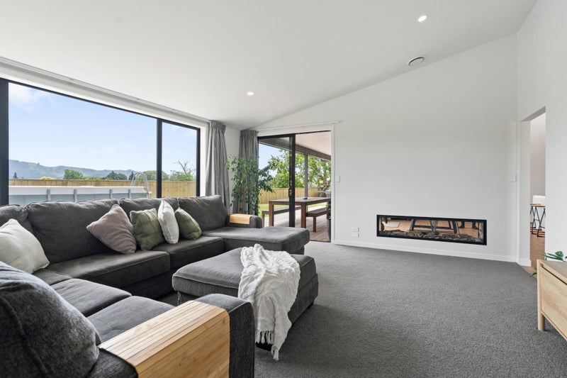 Modern Luxury. Big Section. Simply 'Wow.'64683084420481114