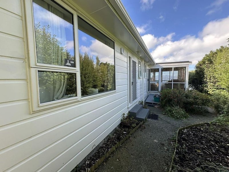 Khandallah, 2 bedrooms64682982657410110