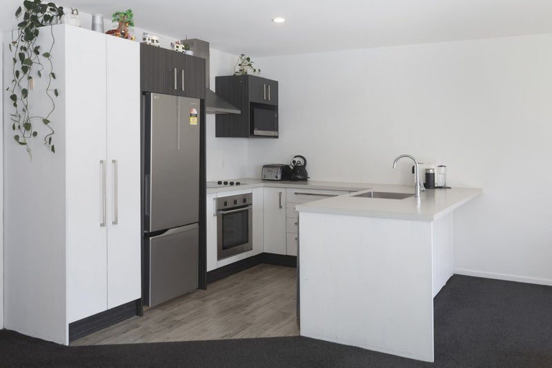 Richmond, 2 bedrooms64682982609537111