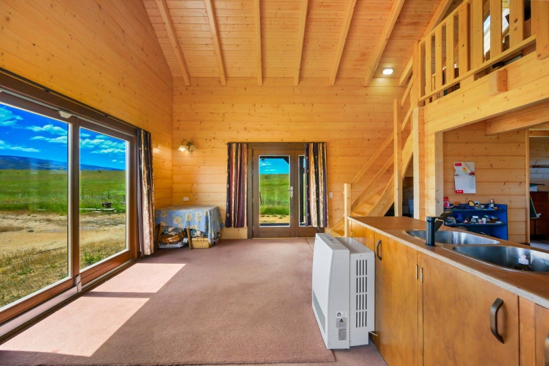 Modern Off-Grid Living on 8.04 Hectares64683188565506113