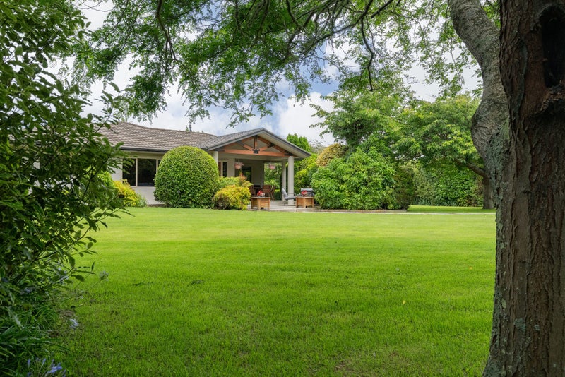 The Ultimate Blend of Privacy, Space & Elegance64683278615553113