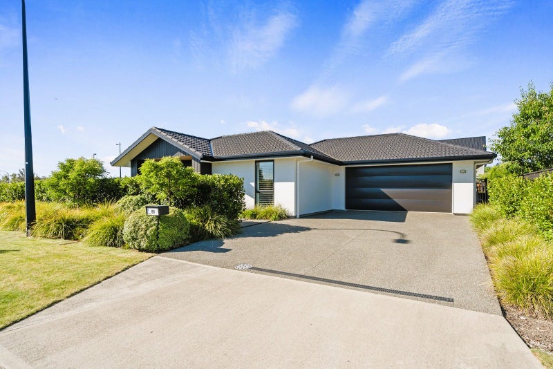 Quality, Comfort & Privacy in the Meadows64683381076483110