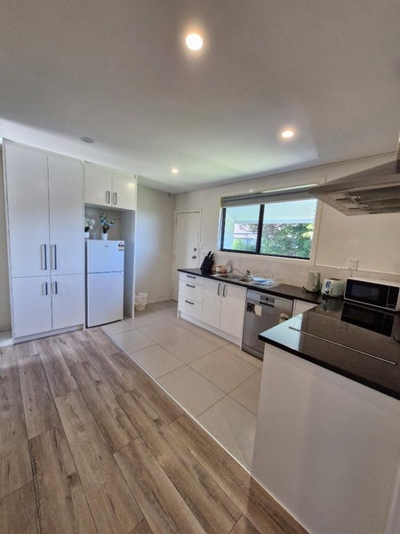 Victoria, 3 bedrooms64683381092738112