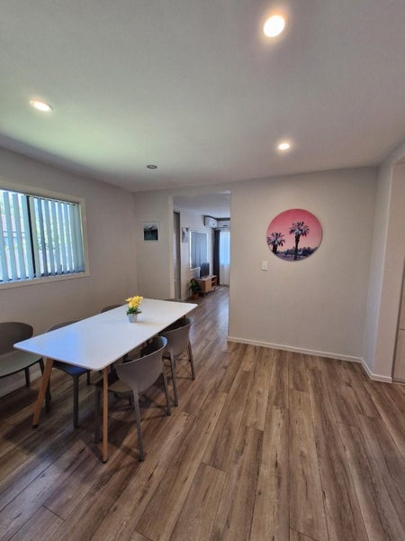 Victoria, 3 bedrooms64683381092738113