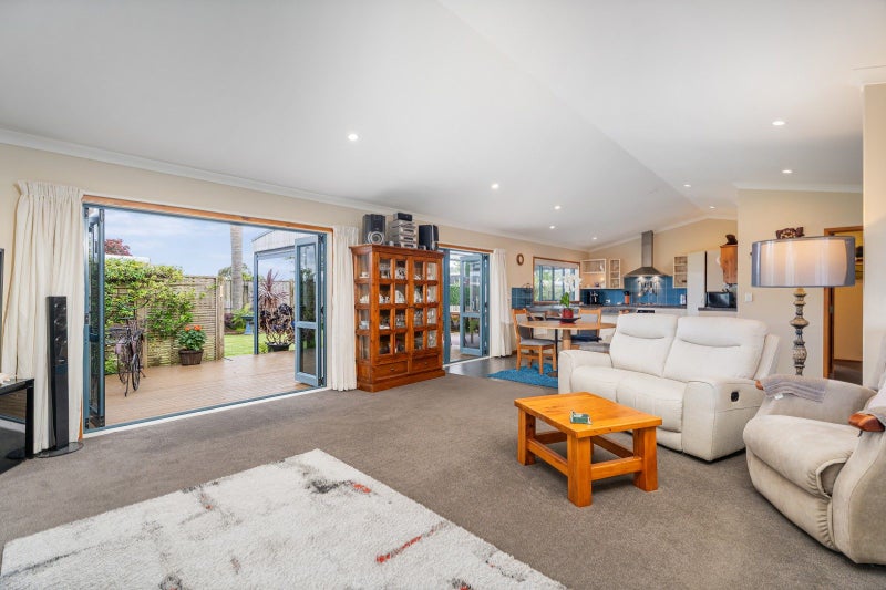 Hidden treasure - perfectly positioned64683675059969112