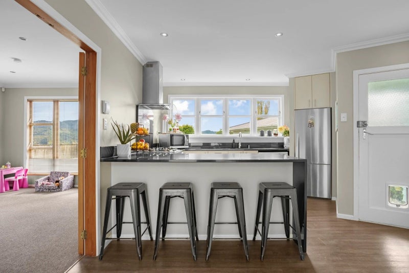 Wainuiomata, 3 bedrooms64683880385667114