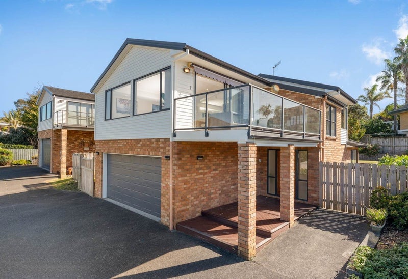 Te Atatu South, 4 bedrooms64684421610882111