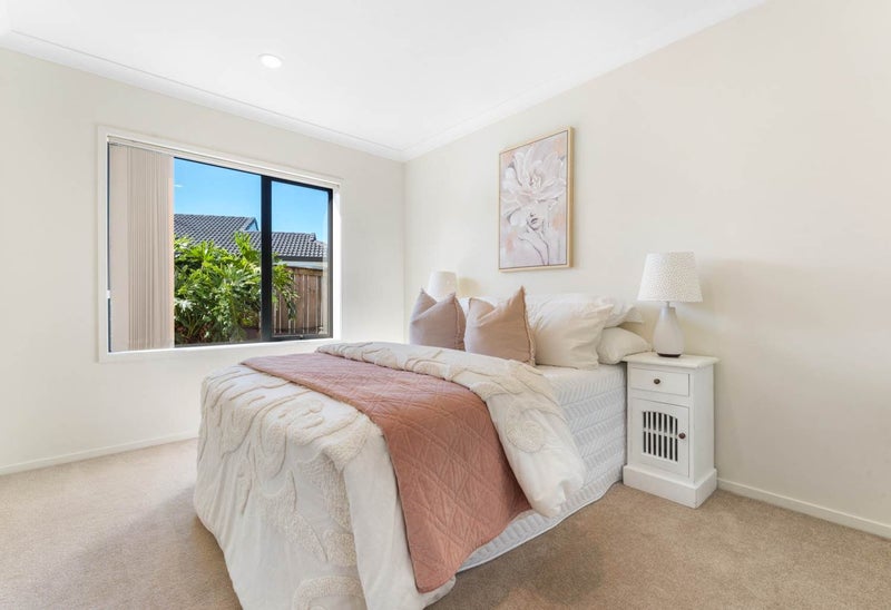 Te Atatu South, 4 bedrooms64684421610882110