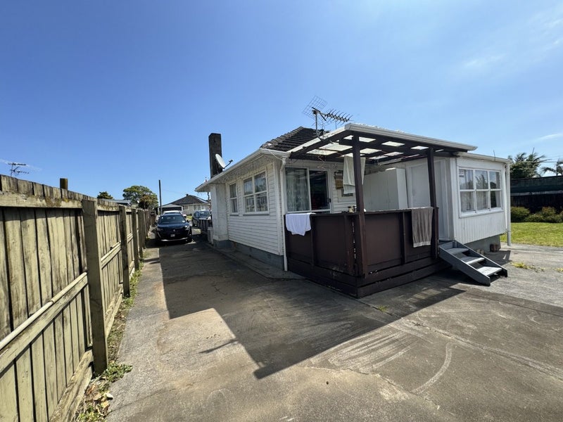 Mangere East, 3 bedrooms64684972774659111