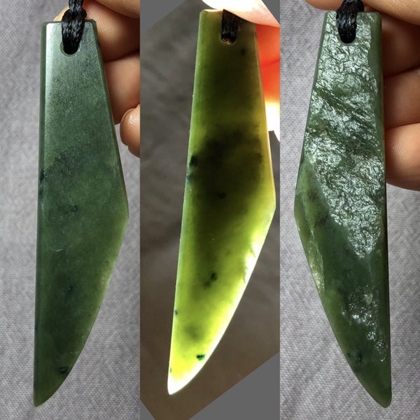 2 DAY AUCTION!: 7.7cm NZ Greenstone Semi Rustic Stylised Toki Pendant, $1 Res Carousel 1