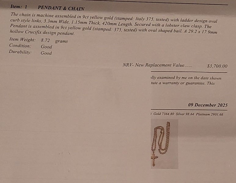 9ct Yellow Gold Pendant and Chain Carousel 6