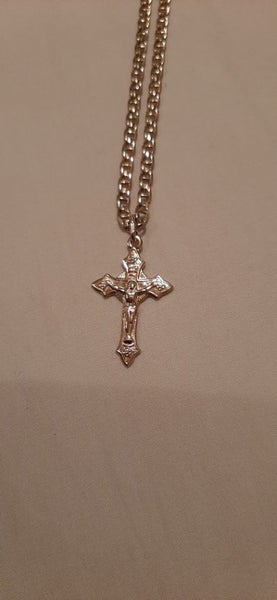 9ct Yellow Gold Pendant and Chain Carousel 1