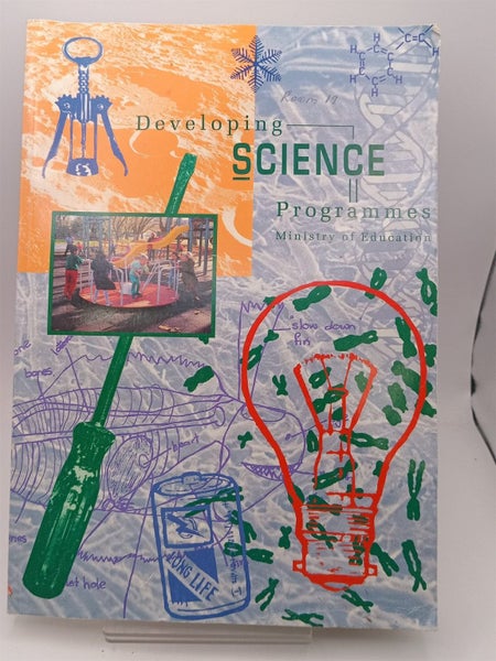 Developing Science Programmes by Ministry of Education (NZ)64759952422401110