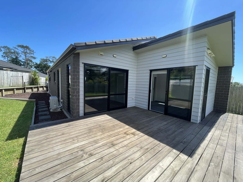 Helensville, 3 bedrooms64691402026241112