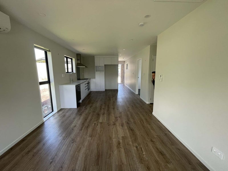 Helensville, 3 bedrooms64691402026241111