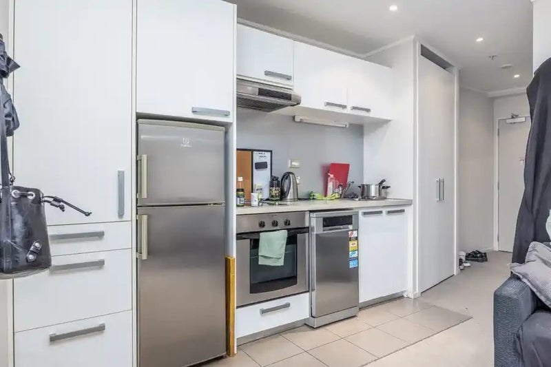 City Centre, Studio64691402010114114