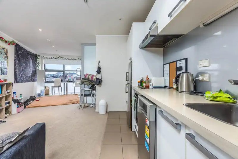 City Centre, Studio64691402010114113