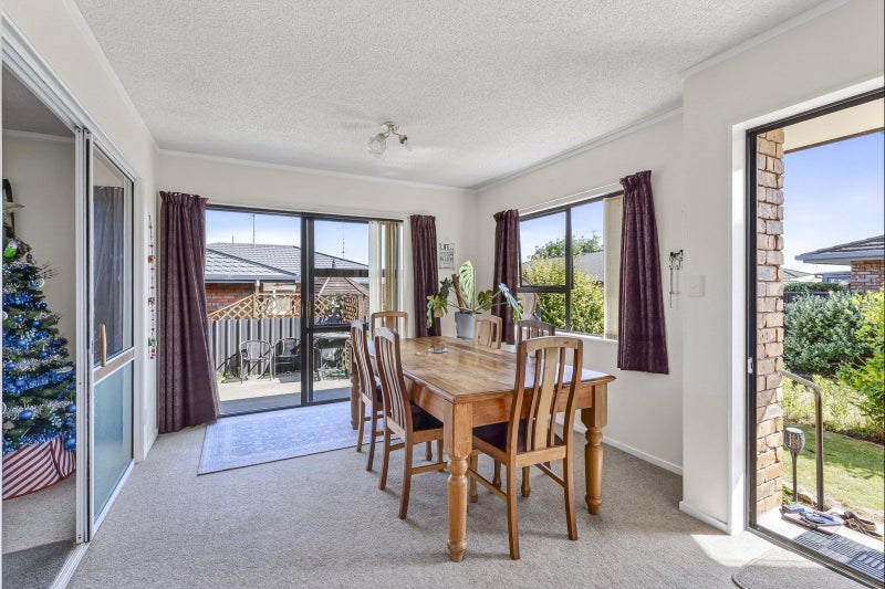 Snap up this smart buy!64691502242946113