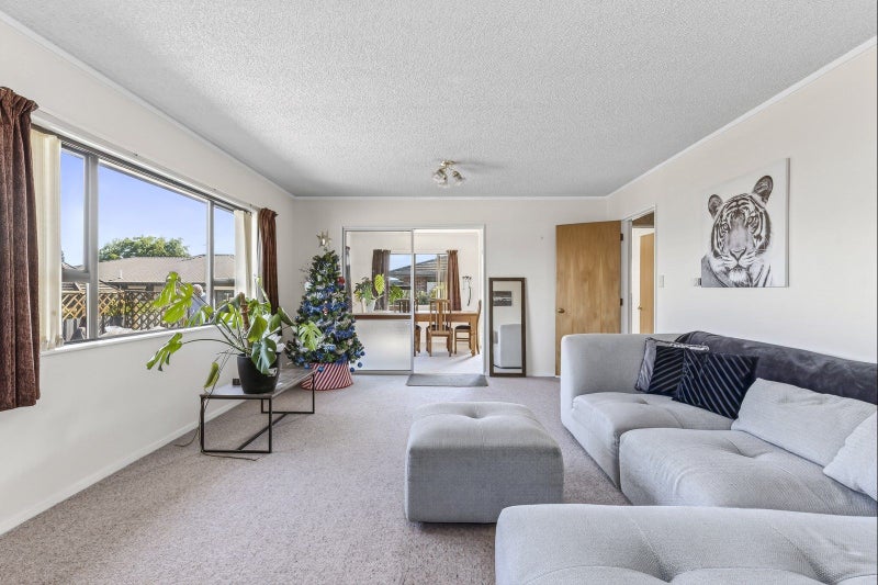 Snap up this smart buy!64691502242946114