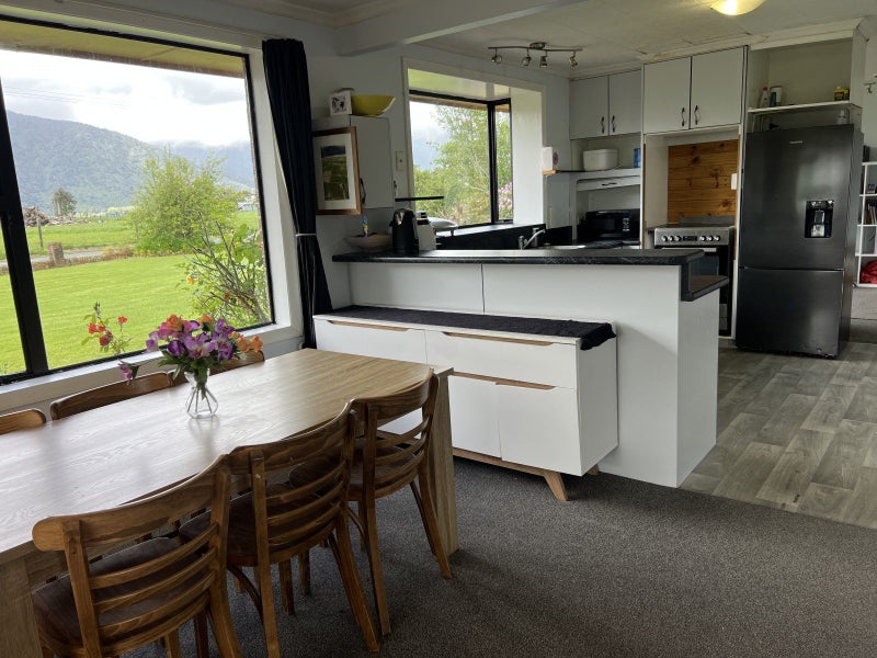 Move to the Country64691700595585114