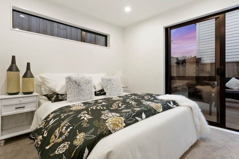 Te Atatu South, 4 bedrooms64691700629506111