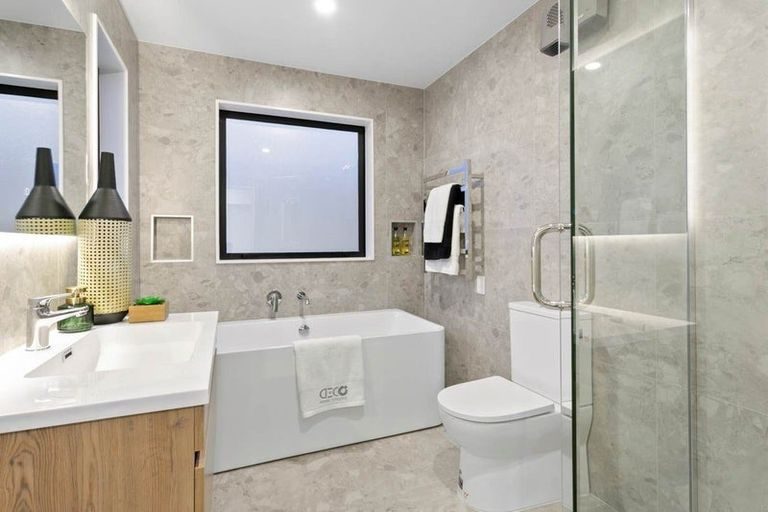 Te Atatu South, 4 bedrooms64691700629506114